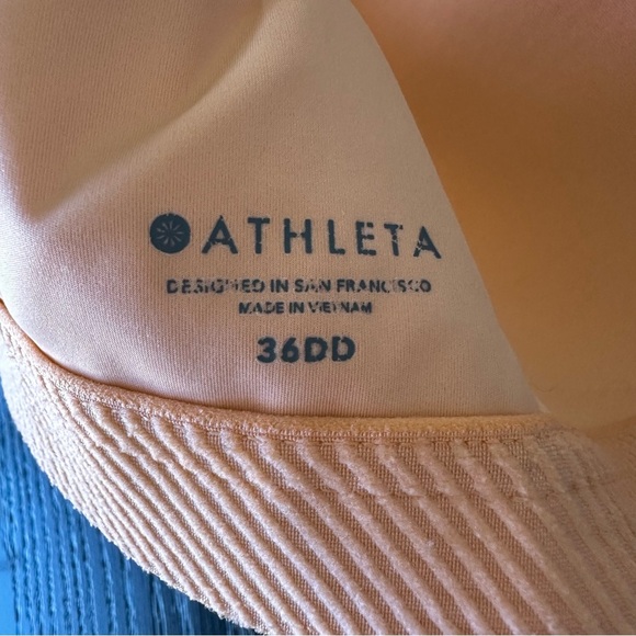 Athleta Advance Sprint Bra in Island Coral Adjustable Band and Straps, 36DD - Picture 5 of 7